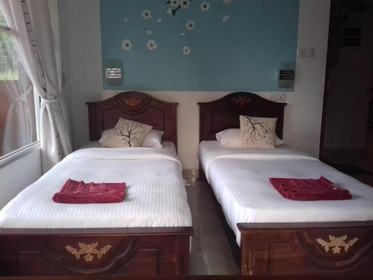 Hotel Sun Breeze เอลลา ภายนอก รูปภาพ