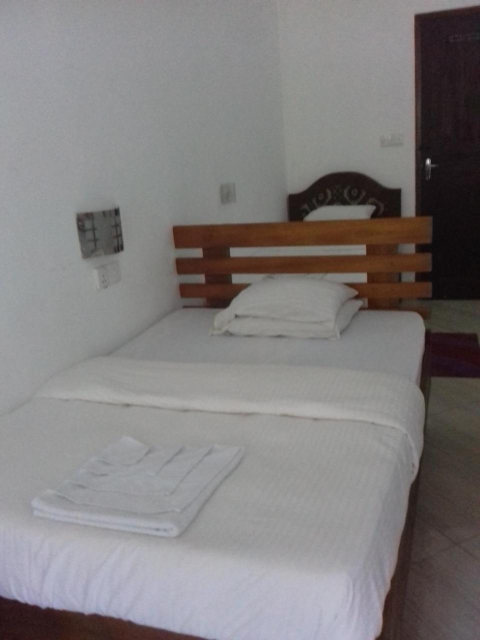 Hotel Sun Breeze เอลลา ภายนอก รูปภาพ
